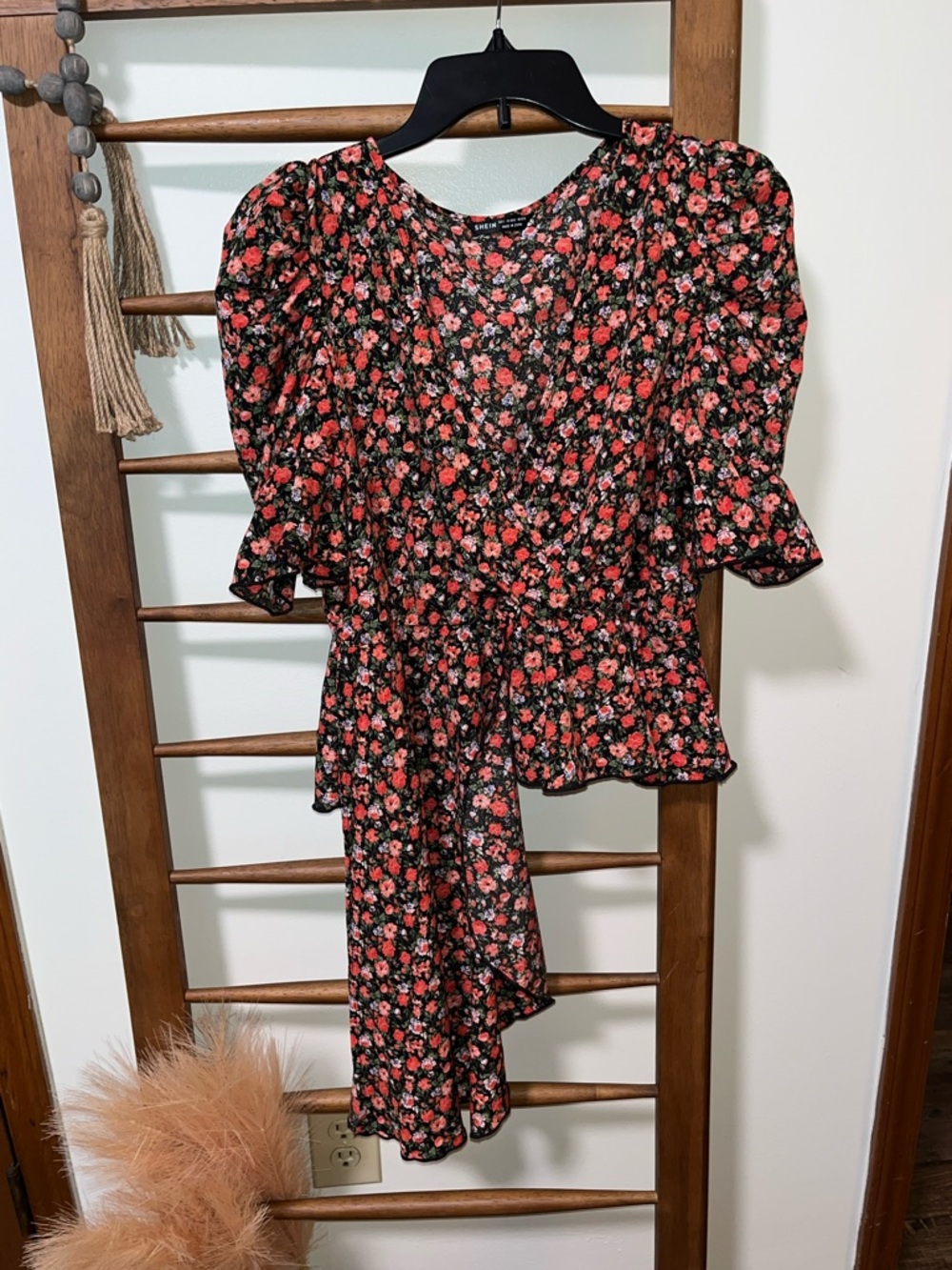 SHEIN Black Floral Puff-Sleeve Wrap Blouse with Red Flowers